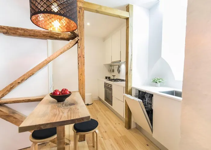 Historical Santos Ii * Lisboa